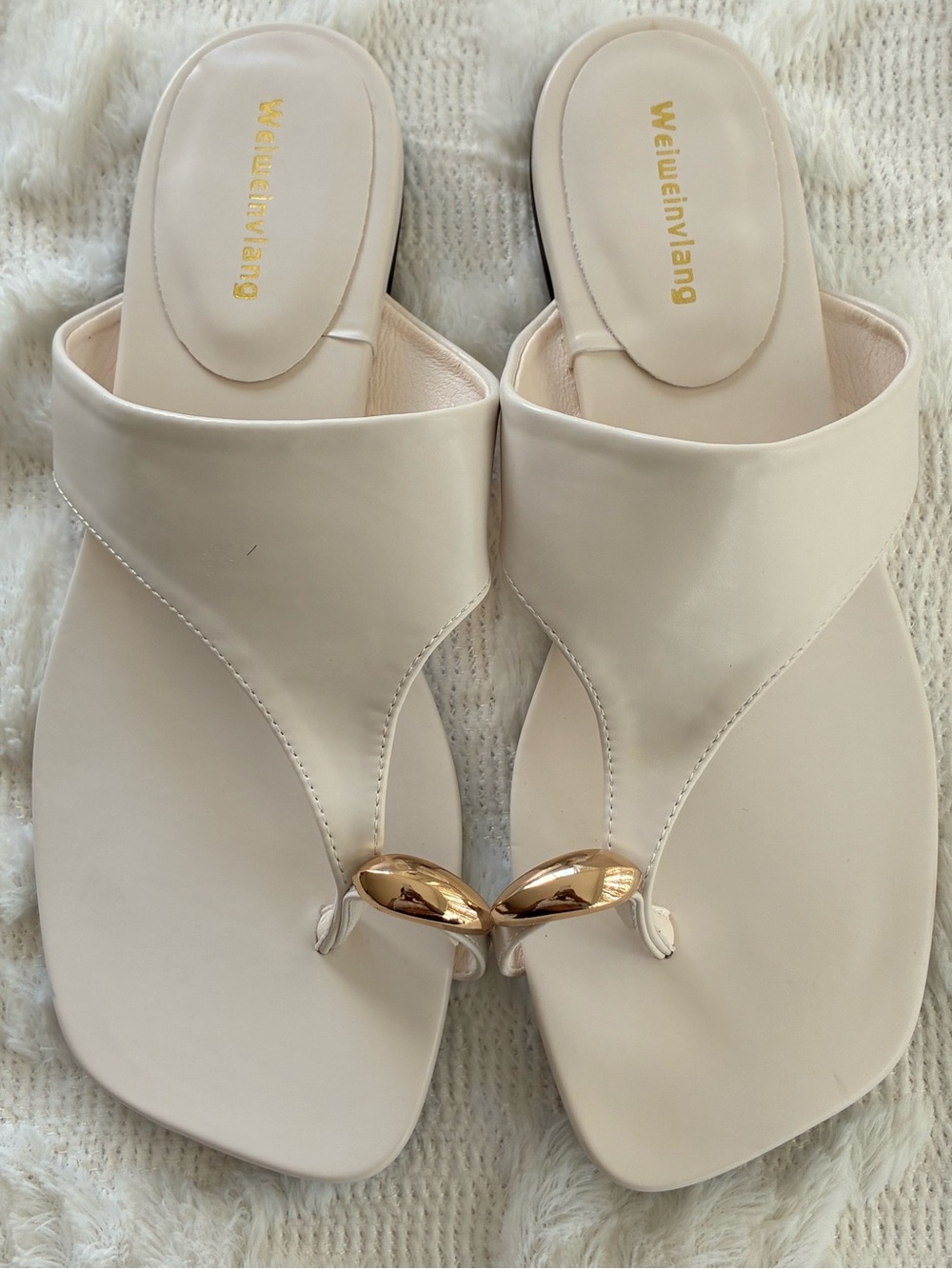 Women's Cream Thong Sandals with Gold Accent 11 Brand New